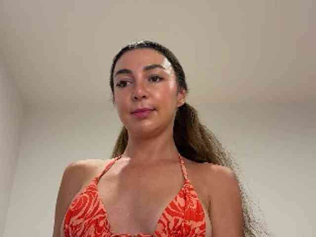 sweetukcassie2 webcam