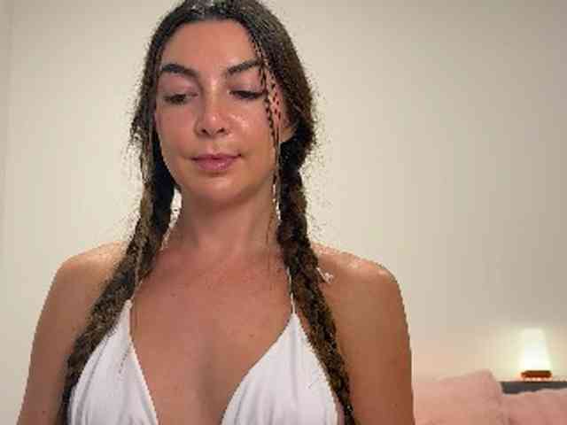 sweetukcassie2 webcam