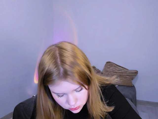 Lasey's BongaCams show and profile