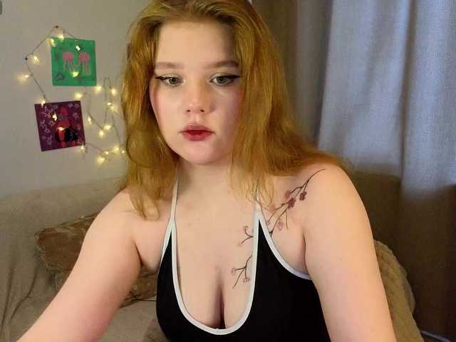 Lasey's BongaCams show and profile