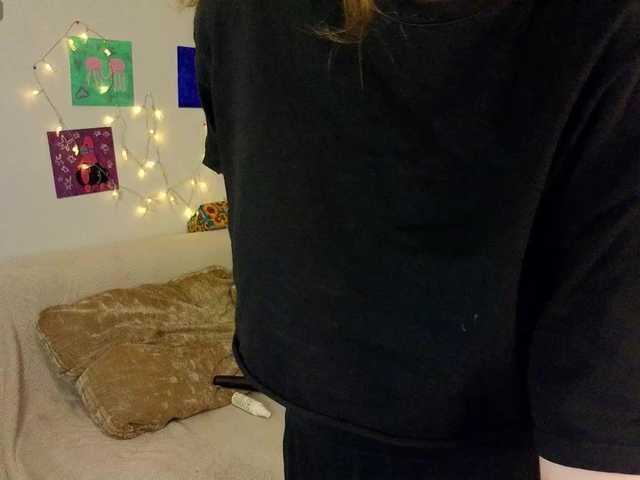 Lasey's BongaCams show and profile