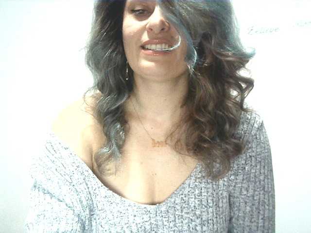 Sex chat gratuit in direct cu lionessmom pe BongaCams