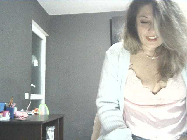 lionessmom's BongaCams show and profile