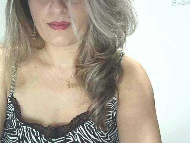Sex chat gratuit in direct cu lionessmom pe BongaCams