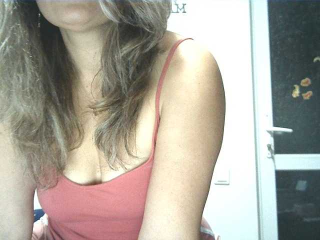 Sex chat gratuit in direct cu lionessmom pe BongaCams