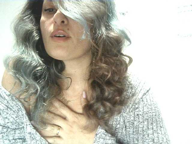 Sex chat gratuit in direct cu lionessmom pe BongaCams