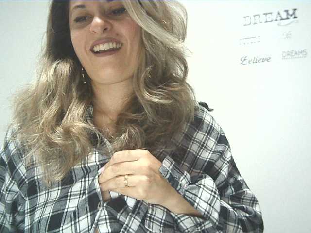 Sex chat gratuit in direct cu lionessmom pe BongaCams
