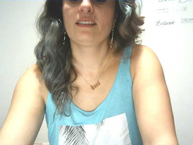 Sex chat gratuit in direct cu lionessmom pe BongaCams