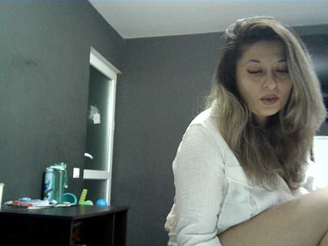lionessmom webcam