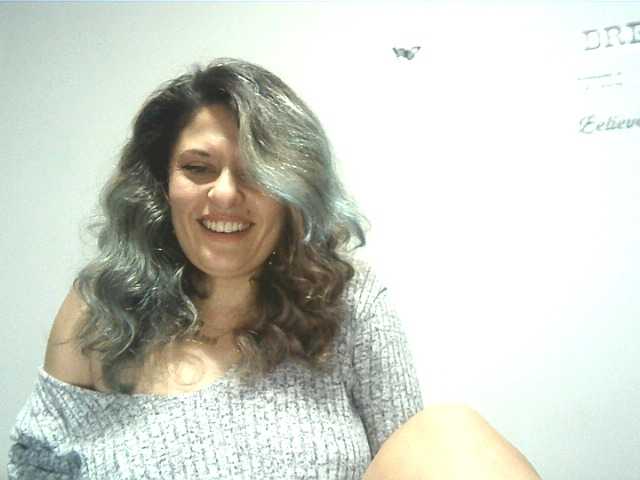 Sex chat gratuit in direct cu lionessmom pe BongaCams