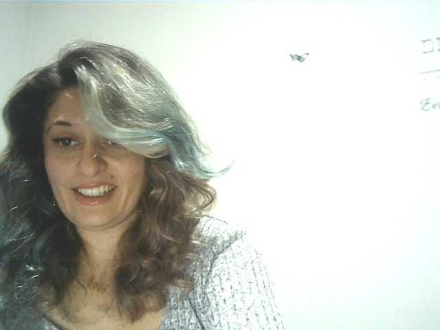 Sex chat gratuit in direct cu lionessmom pe BongaCams