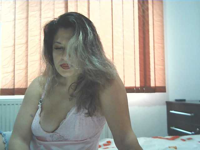 lionessmom's BongaCams show and profile