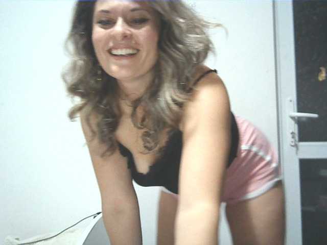 Sex chat gratuit in direct cu lionessmom pe BongaCams