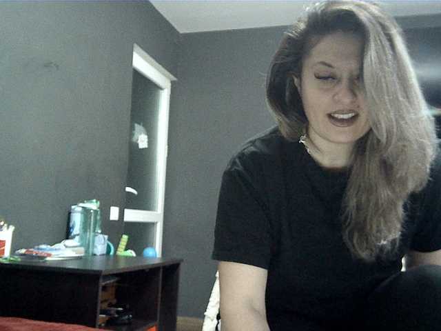 Sex chat gratuit in direct cu lionessmom pe BongaCams