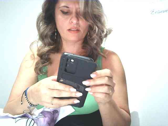 lionessmom webcam