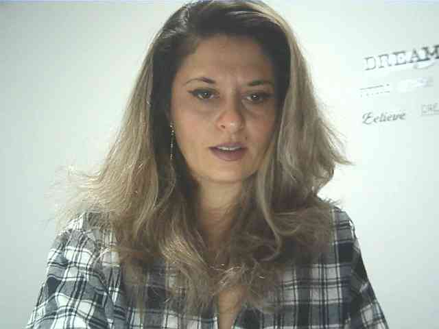 lionessmom webcam
