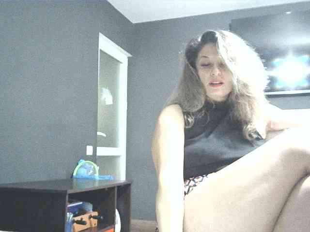 lionessmom webcam