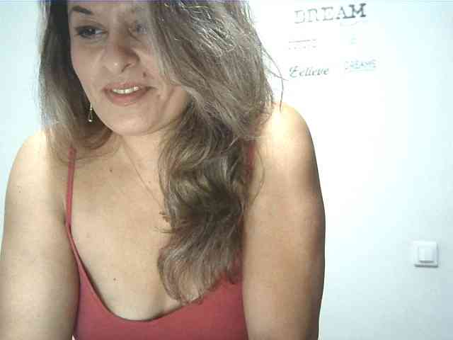 lionessmom webcam