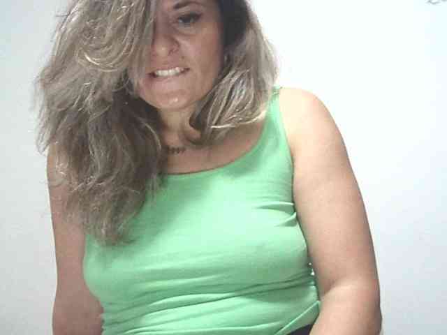 lionessmom webcam