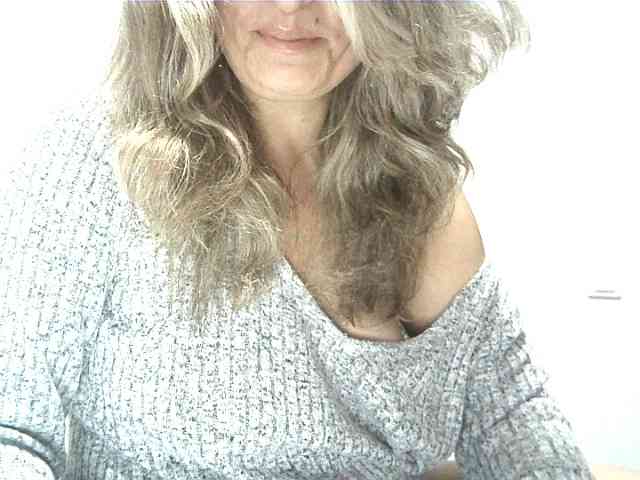 lionessmom webcam