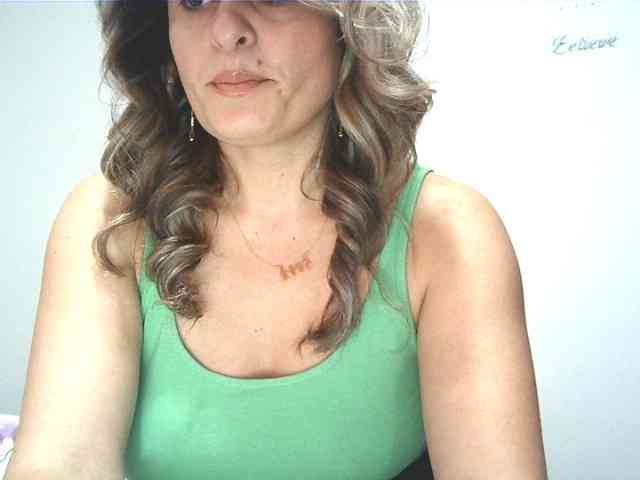 lionessmom webcam