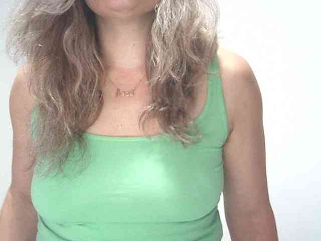 lionessmom Live Webcam on BongaCams