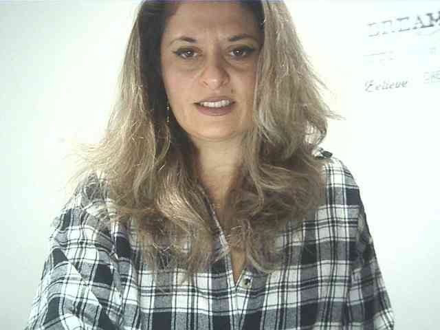lionessmom webcam
