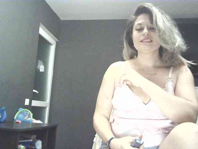 lionessmom webcam