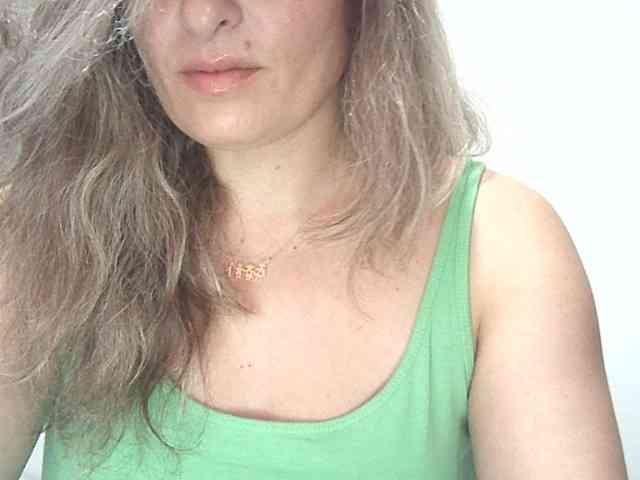 lionessmom webcam