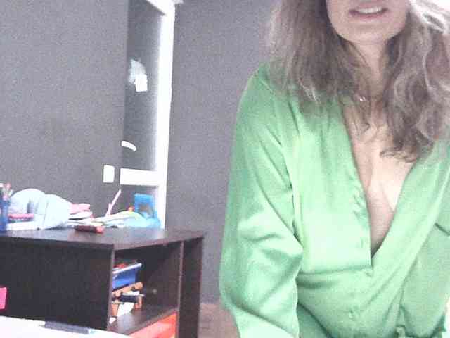 lionessmom webcam