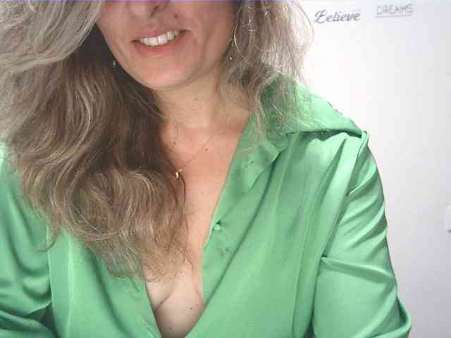 lionessmom webcam