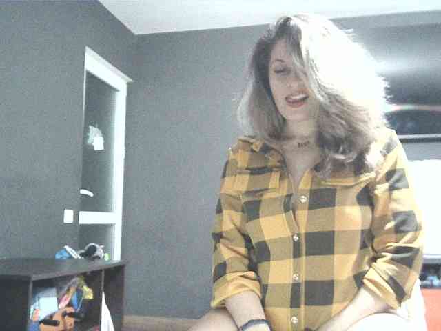 lionessmom webcam