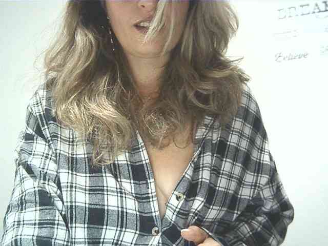 lionessmom webcam