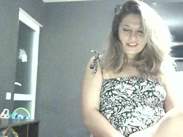 lionessmom webcam