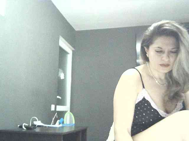 lionessmom webcam
