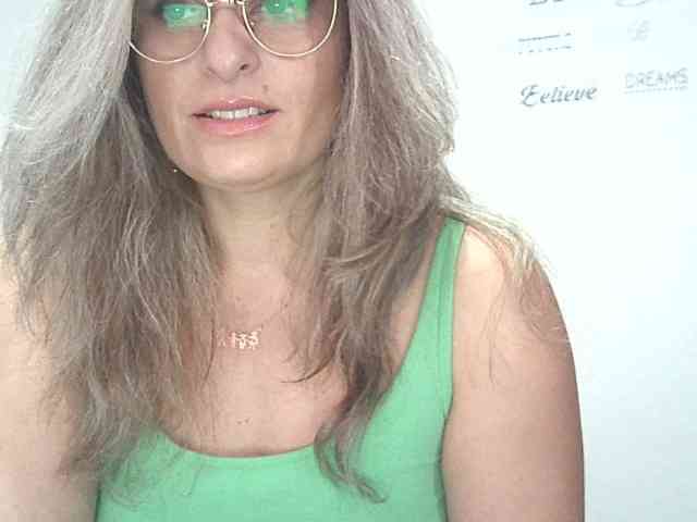lionessmom webcam