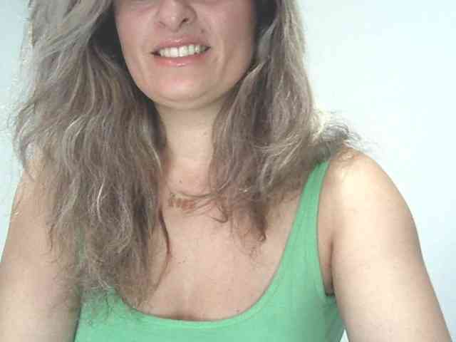 lionessmom webcam