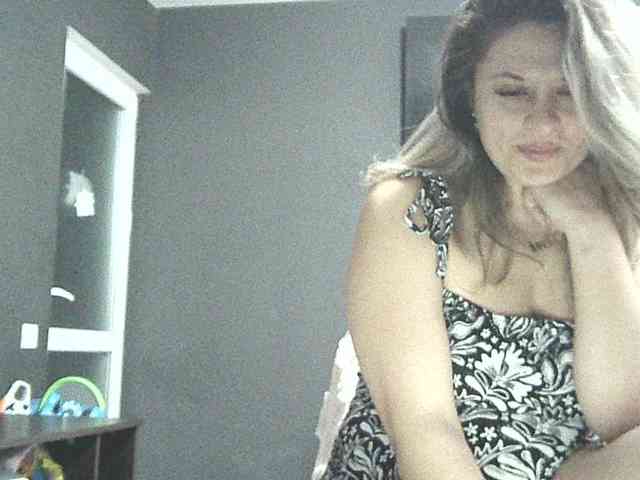 lionessmom webcam