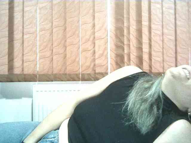 lionessmom webcam