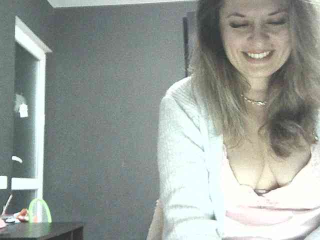 lionessmom webcam