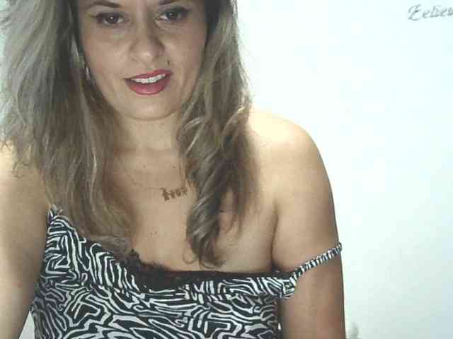 lionessmom webcam