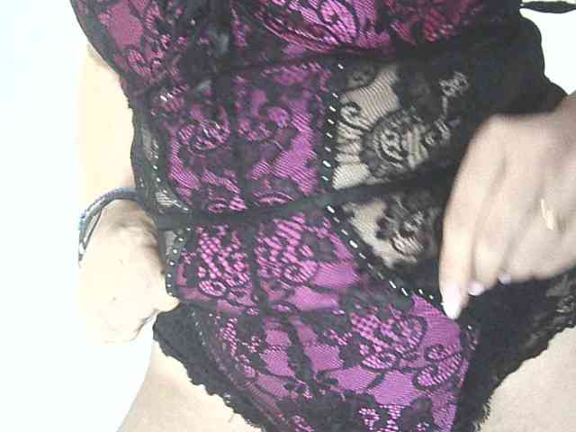 lionessmom webcam