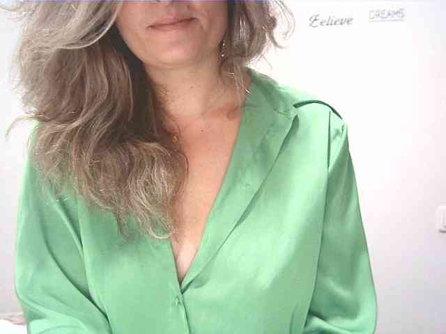 lionessmom webcam