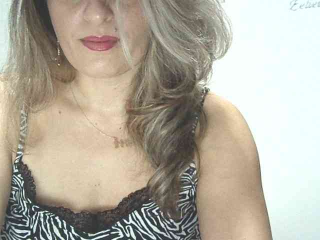 lionessmom webcam