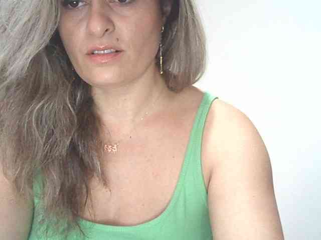 lionessmom webcam
