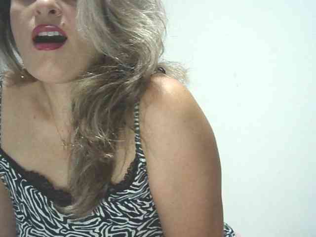 lionessmom webcam