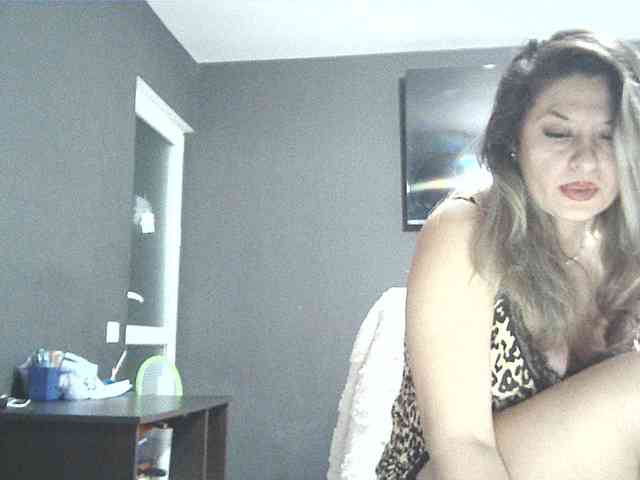 lionessmom webcam