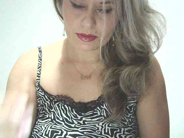 lionessmom webcam