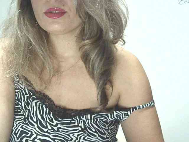 lionessmom webcam