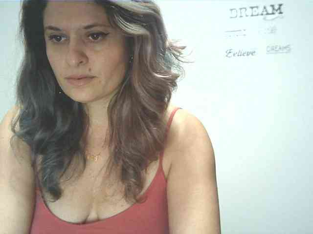 lionessmom webcam